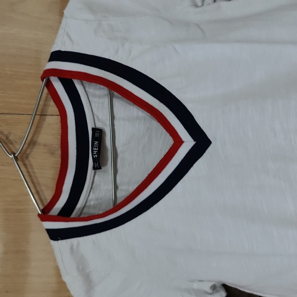 Shein tshirt - Picture 2 of 4